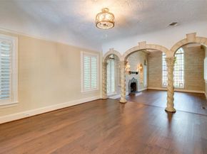 7026  Lakewood Boulevard , Dallas Texas 75214