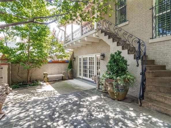 7026  Lakewood Boulevard , Dallas Texas 75214