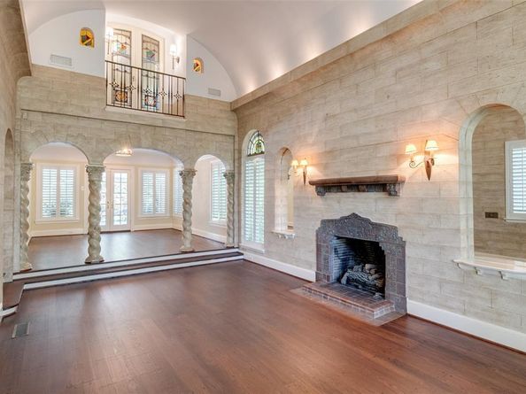 7026  Lakewood Boulevard , Dallas Texas 75214