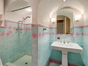 7026  Lakewood Boulevard , Dallas Texas 75214