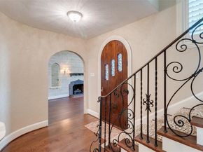 7026  Lakewood Boulevard , Dallas Texas 75214