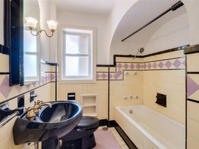 7026  Lakewood Boulevard , Dallas Texas 75214