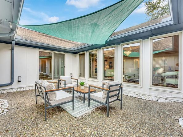 9511  Robin Meadow Drive , Dallas Texas 75243