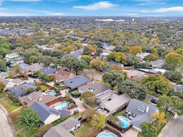 9511  Robin Meadow Drive , Dallas Texas 75243