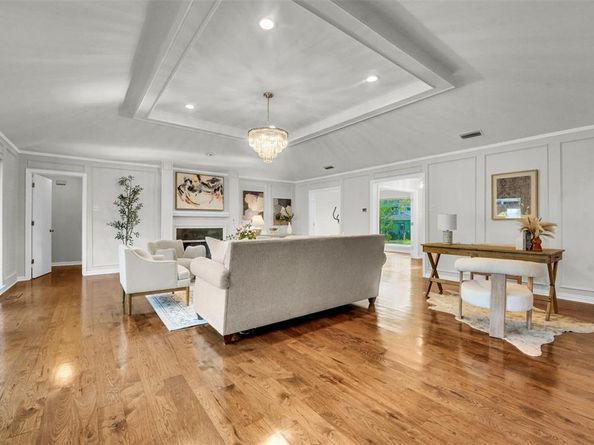 9511  Robin Meadow Drive , Dallas Texas 75243