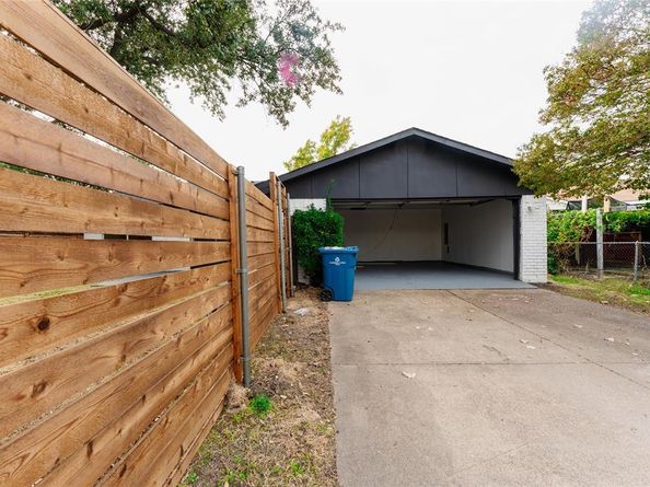 2134  Courtland Circle , Carrollton Texas 75007