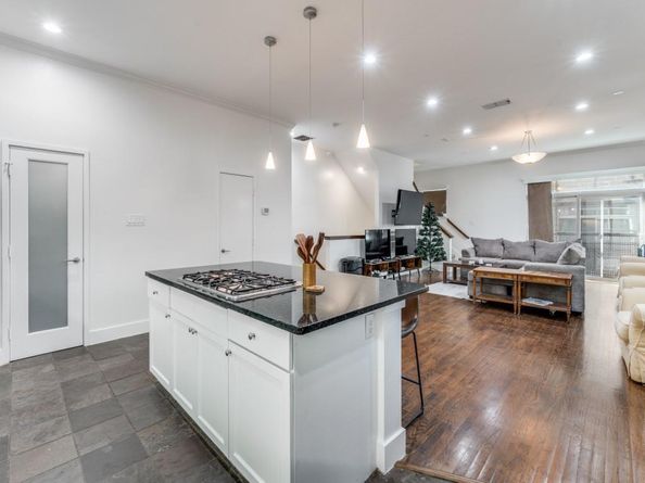 2947  Thomas Avenue , Dallas Texas 75204