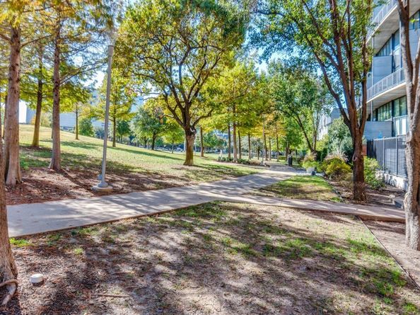 2947  Thomas Avenue , Dallas Texas 75204