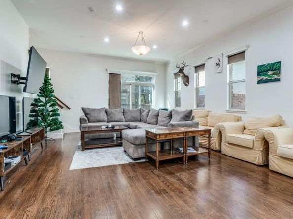 2947  Thomas Avenue , Dallas Texas 75204