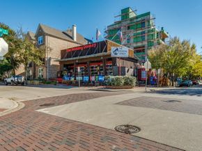 2947  Thomas Avenue , Dallas Texas 75204