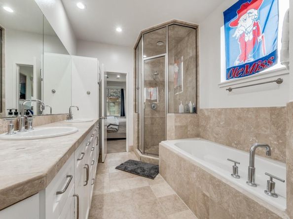 2947  Thomas Avenue , Dallas Texas 75204