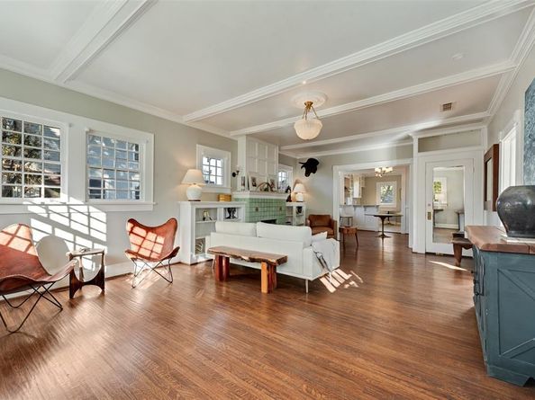 2105  LIPSCOMB Street , Fort Worth Texas 76110