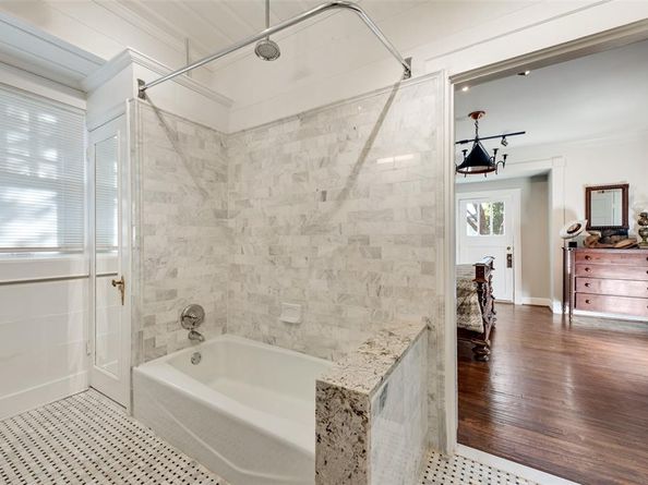 2105  LIPSCOMB Street , Fort Worth Texas 76110