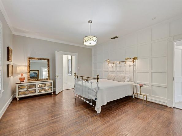 2105  LIPSCOMB Street , Fort Worth Texas 76110