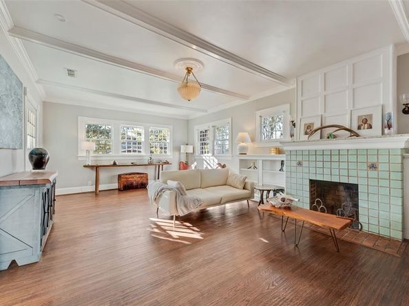 2105  LIPSCOMB Street , Fort Worth Texas 76110