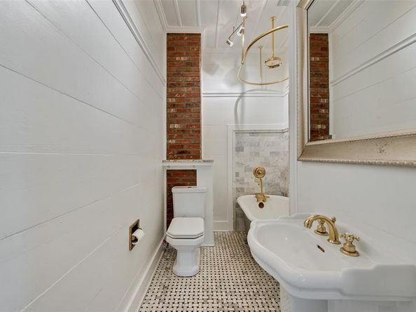 2105  LIPSCOMB Street , Fort Worth Texas 76110