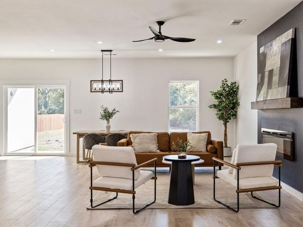 714 W Gross Street , Mesquite Texas 75149