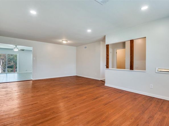 5718  Trailwood Drive , Dallas Texas 75241