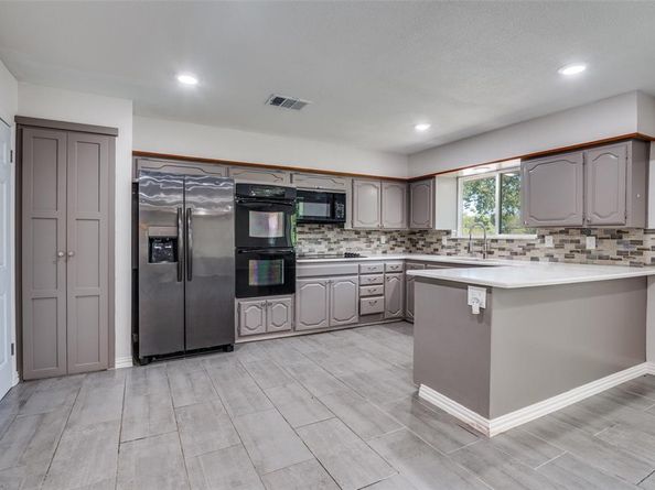 5718  Trailwood Drive , Dallas Texas 75241