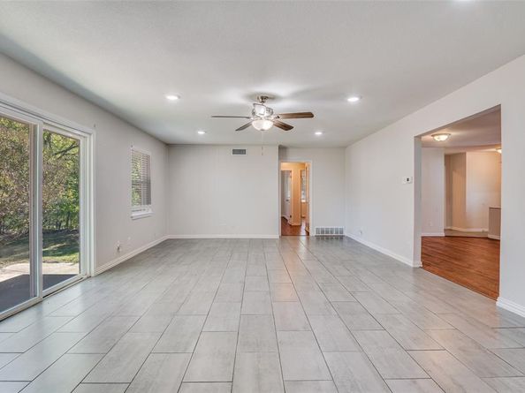 5718  Trailwood Drive , Dallas Texas 75241