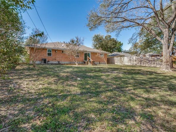 5718  Trailwood Drive , Dallas Texas 75241