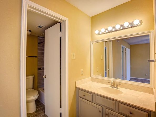 5825  Marvin Loving Drive  204, Garland Texas 75043