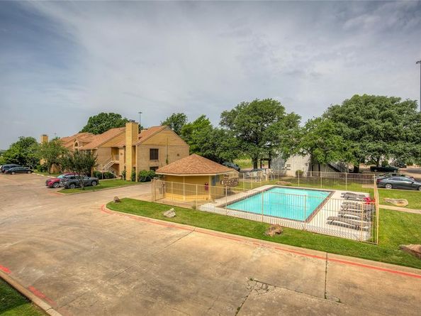 5825  Marvin Loving Drive  204, Garland Texas 75043