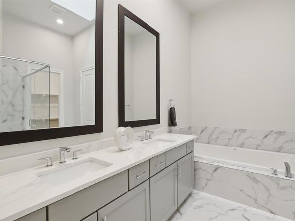 1476  N Avenue , Plano Texas 75074