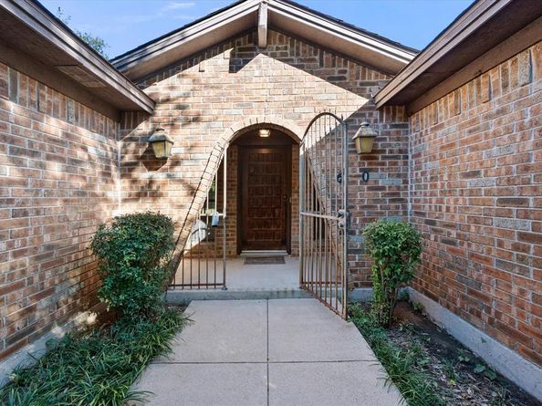 6208 S Ridge Road , Fort Worth Texas 76135