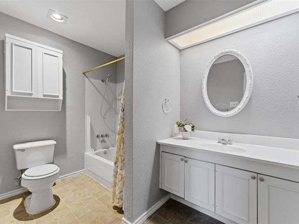 1805  Haymeadow  , Carrollton Texas 75007