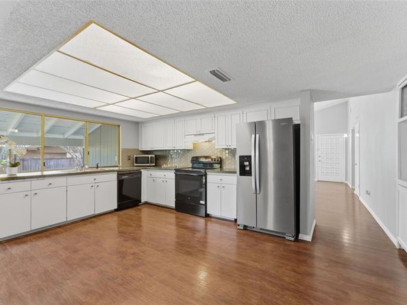 1805  Haymeadow  , Carrollton Texas 75007