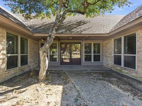 1709  Oakridge Drive , Pantego Texas 76013