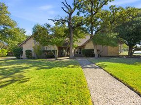 1709  Oakridge Drive , Pantego Texas 76013