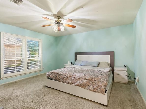 1709  Oakridge Drive , Pantego Texas 76013