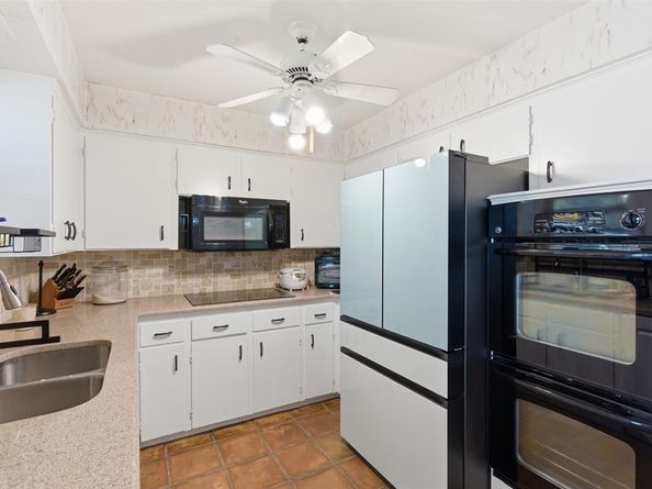 1709  Oakridge Drive , Pantego Texas 76013