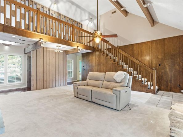 1709  Oakridge Drive , Pantego Texas 76013