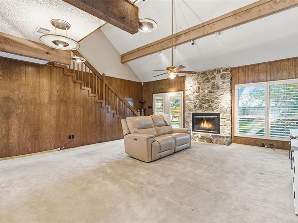 1709  Oakridge Drive , Pantego Texas 76013