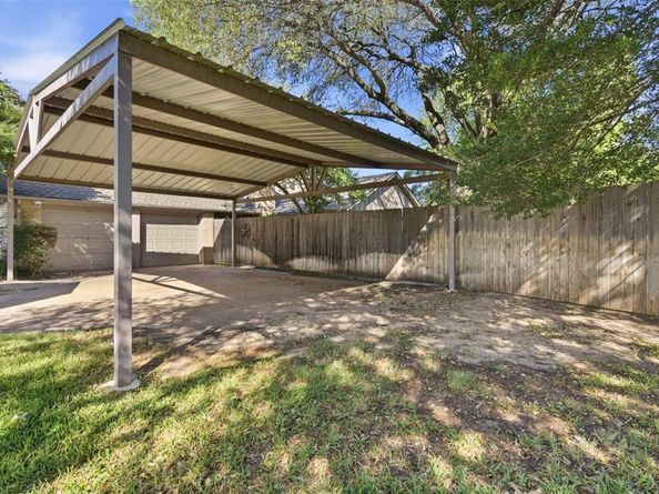 1709  Oakridge Drive , Pantego Texas 76013