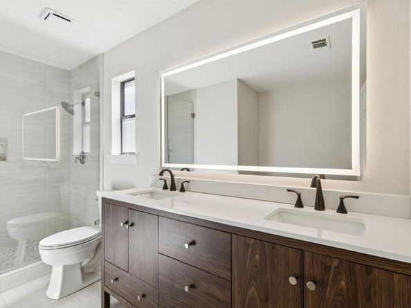 1213  Hillwood Way , Grapevine Texas 76051