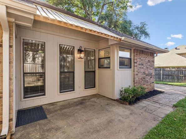 1213  Hillwood Way , Grapevine Texas 76051