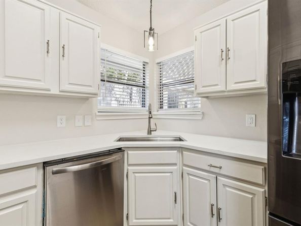 1213  Hillwood Way , Grapevine Texas 76051