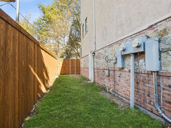 5804  Hudson Street  B, Dallas Texas 75206