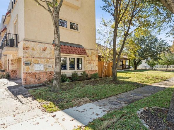 5804  Hudson Street  B, Dallas Texas 75206