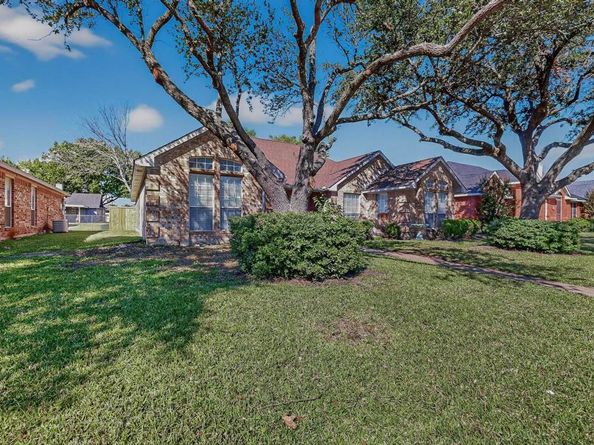 2601  Daisy Lane , Rowlett Texas 75089