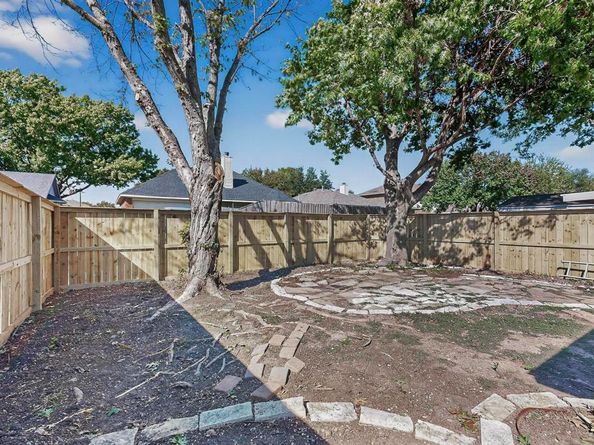 2601  Daisy Lane , Rowlett Texas 75089