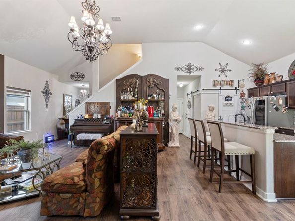 15431  Dorothy Nell Drive , Dallas Texas 75253