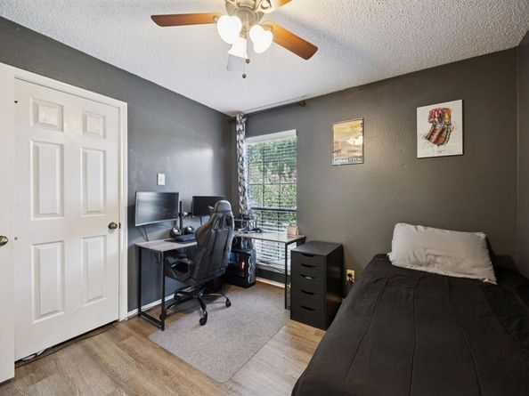 16301  Ledgemont Lane  281, Addison Texas 75001
