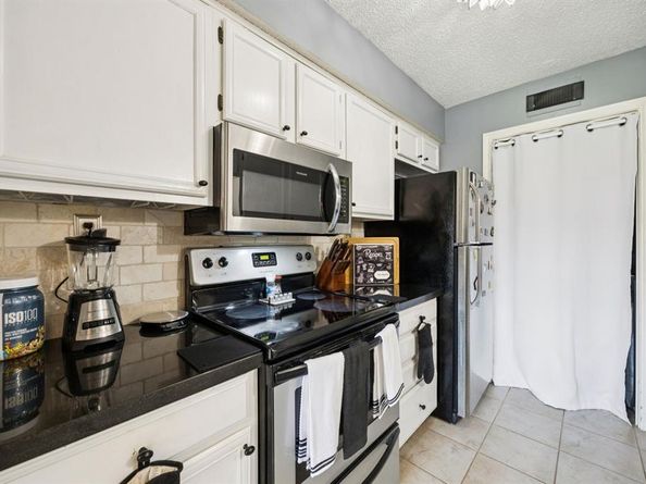 16301  Ledgemont Lane  281, Addison Texas 75001