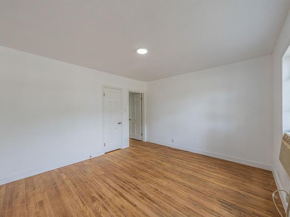 1259  Fernwood Avenue , Dallas Texas 75216