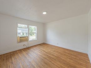 1259  Fernwood Avenue , Dallas Texas 75216